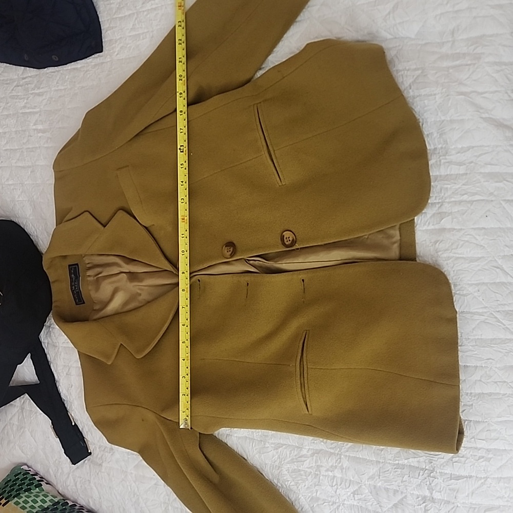 Blazer - Picture 3 of 4